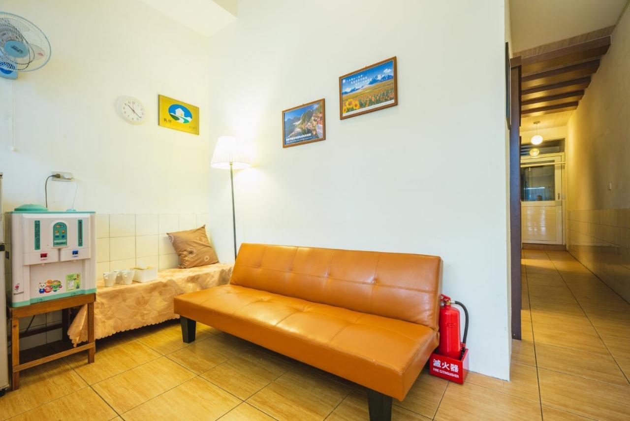 Train Hostel Chaozhou Exterior photo